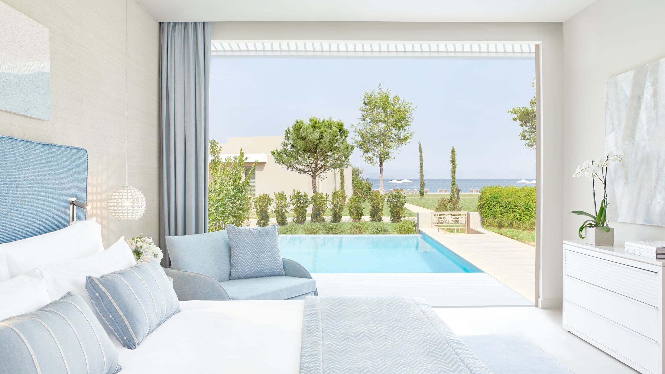 Ikos-Dassia-2022-Deluxe-Junior-Suite-Bungalow-002-120991-Hybris