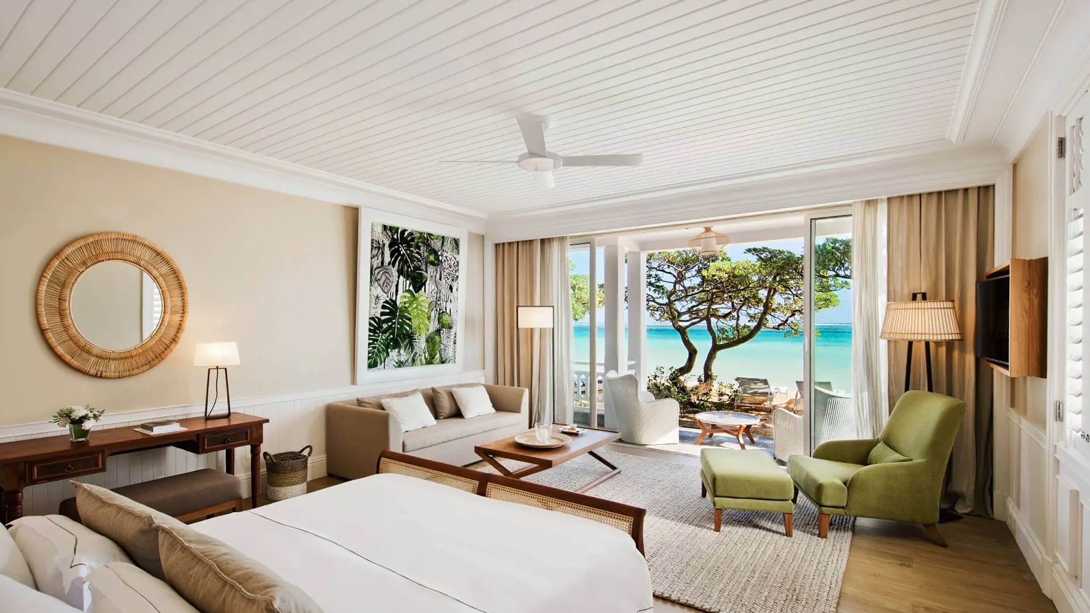 Heritage-Le-Telfair-2024-Deluxe-Beachfront-Suite-002-117381-Hybris