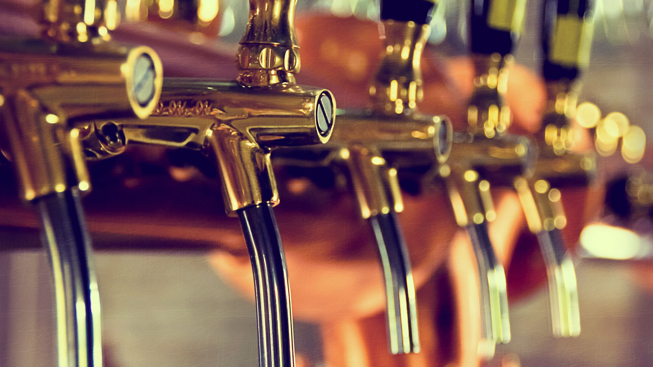 Beer tap; Shutterstock ID 263923439; PO: Project Italy - Facilities images; Job: Project Italy - Facilities images; Client: H&J/Citalia