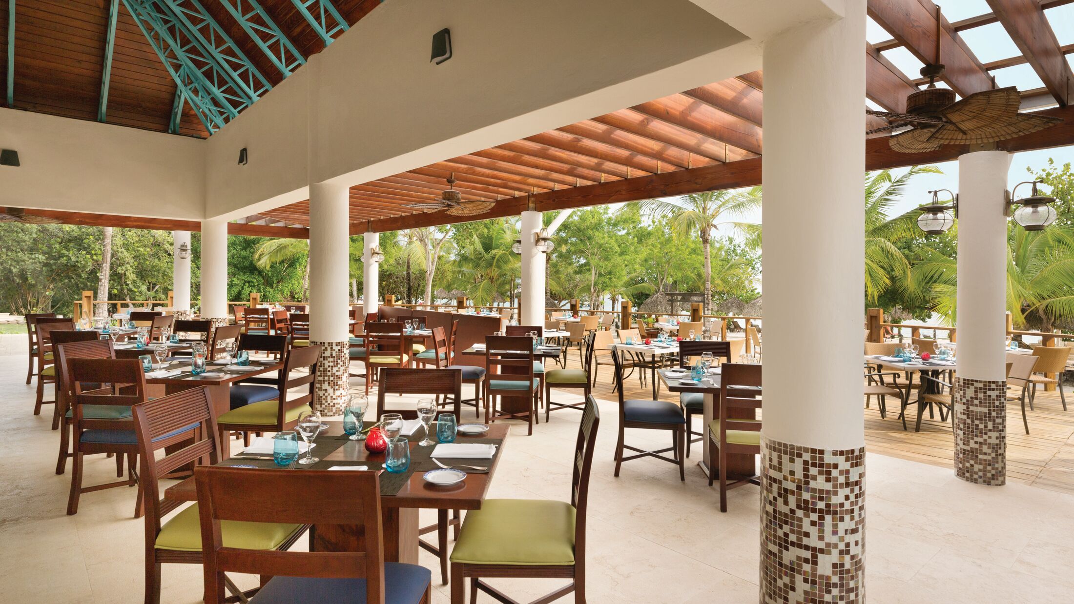 Hilton-La-Romana-Adult-2023-Mare-Seafood-Grill-Restaurant-001-121910-Hybris