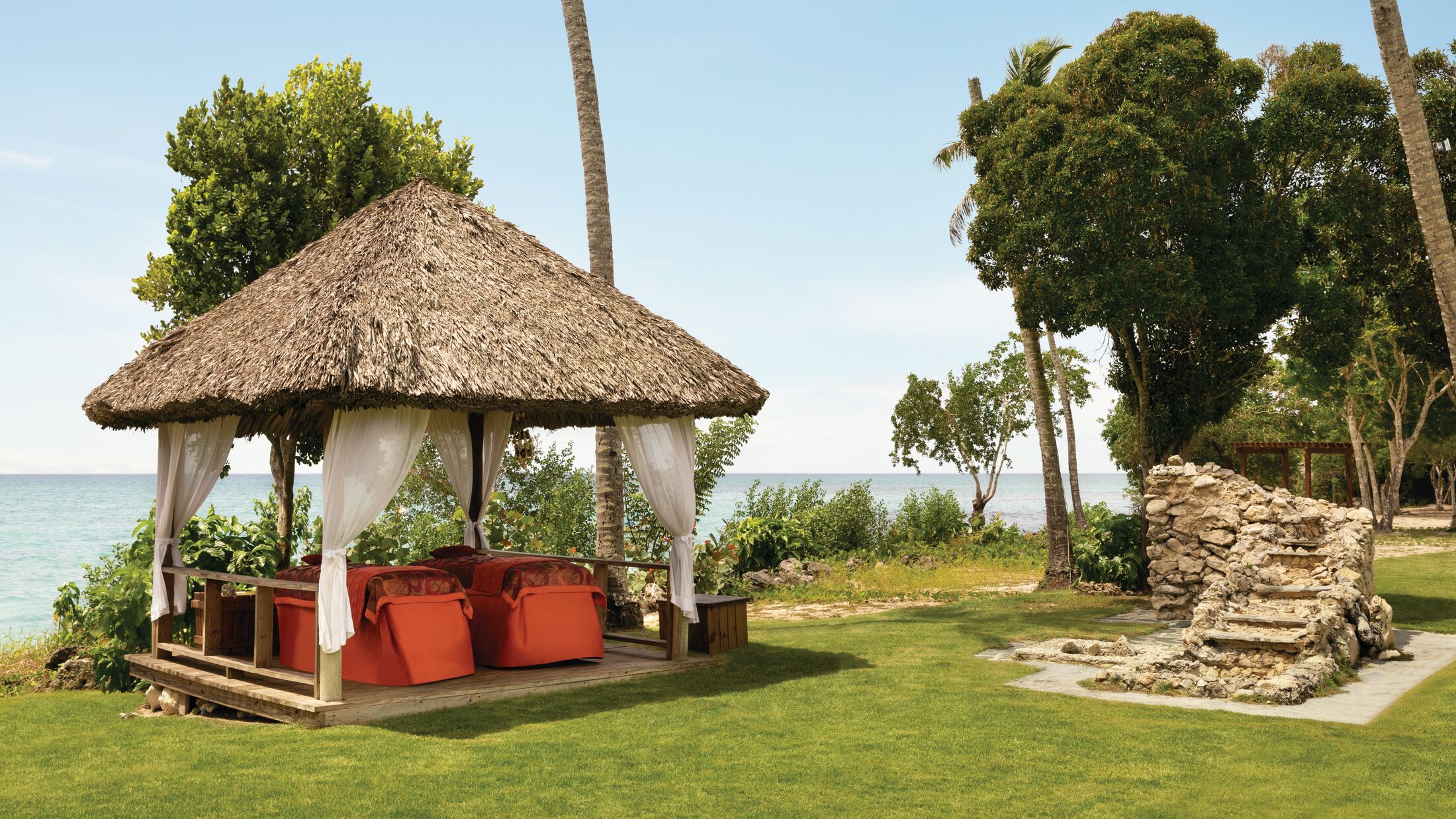 Hilton-La-Romana-Family-2023-Spa-Massage-Gazebo-001-121911-Hybris