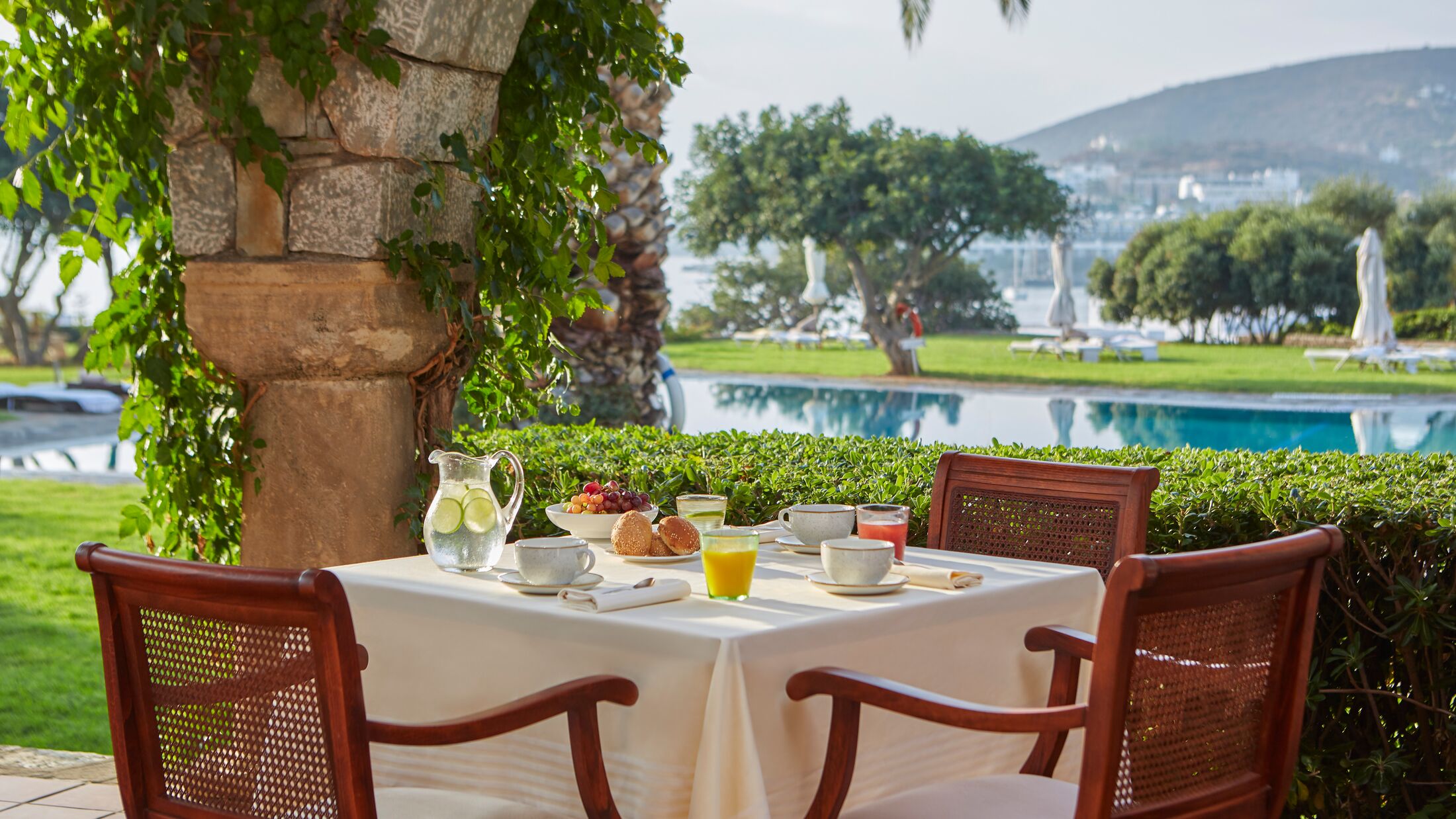 Elounda-Beach-2025-Artemis-Breakfast-Restaurant-001-101306-Hybris