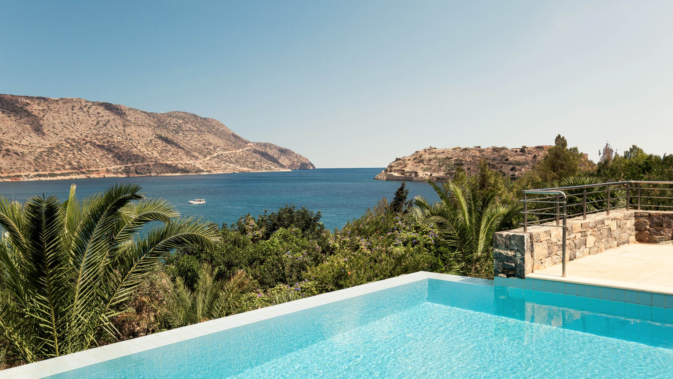 Blue-Palace-2024-Island-Suite-Private-Pool-Sea-View-007-114560-Hybris