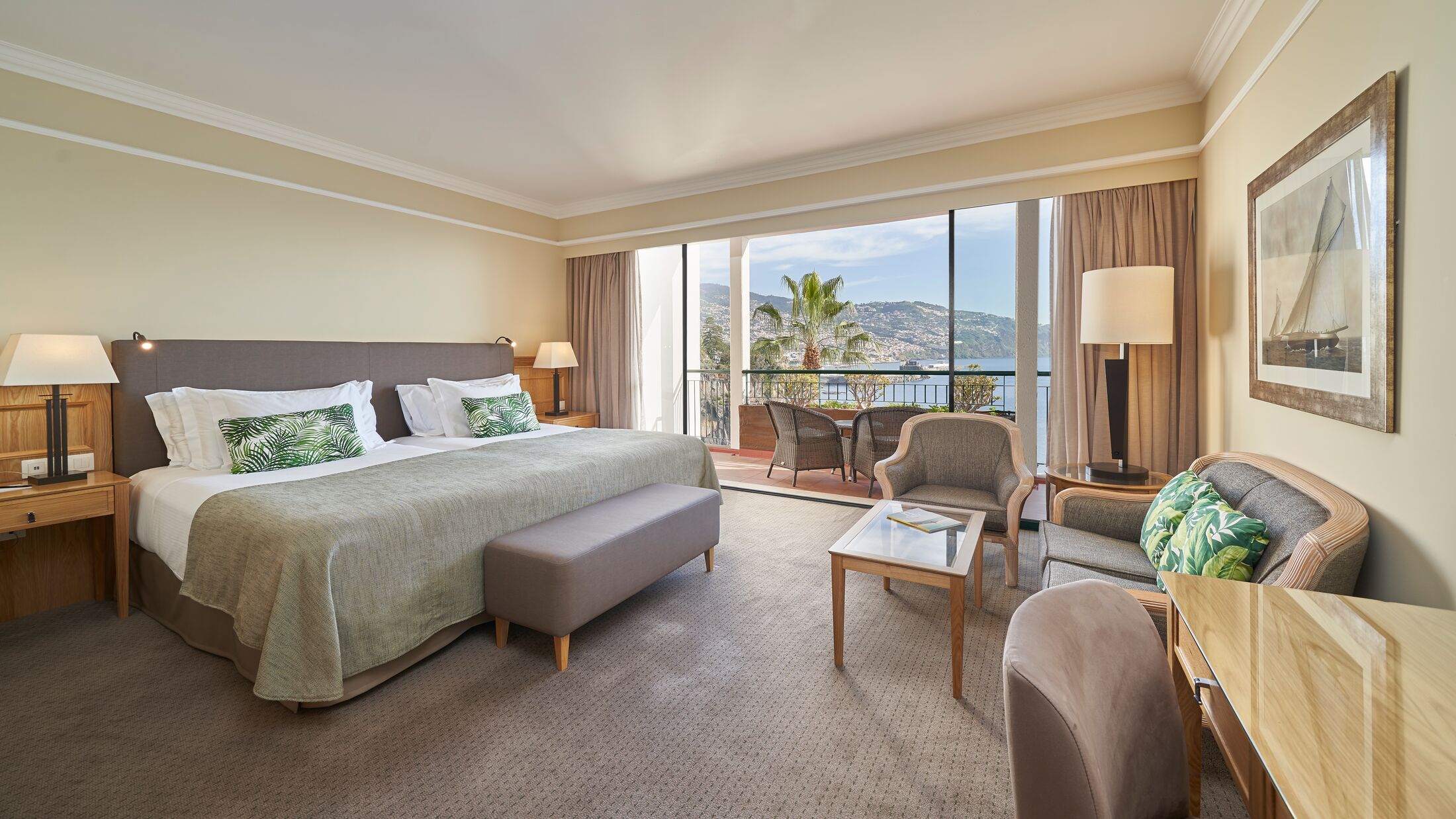 Bay view room. Мадейра отели. Funchal Bay. Отель Sunny Cliff stay. Даймонд Клифф отель Пхукет.