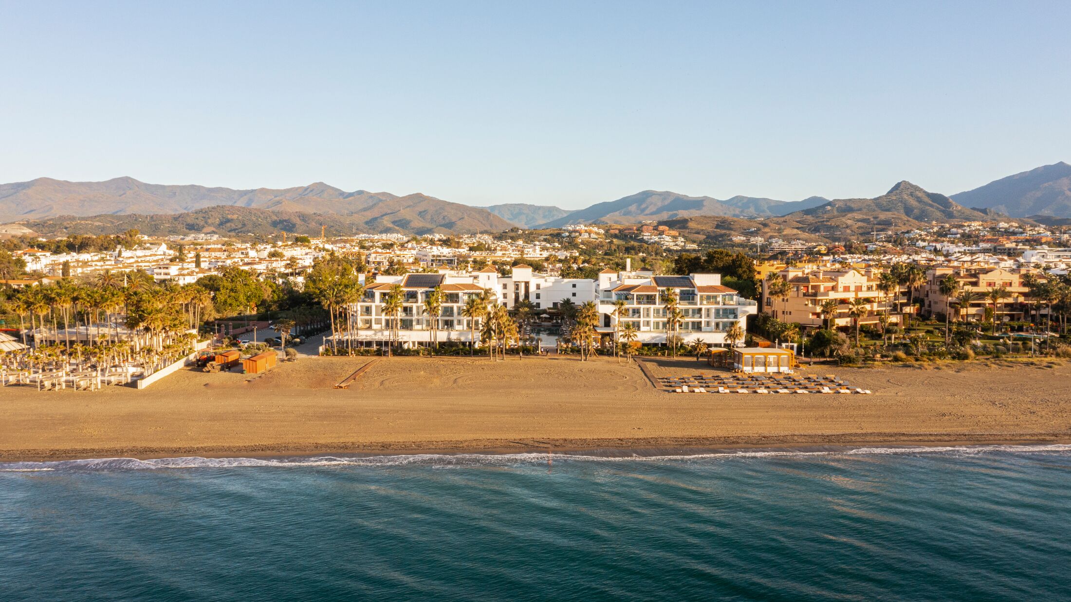 METT-Marbella-2024-Beach-View-002-121987-Hybris