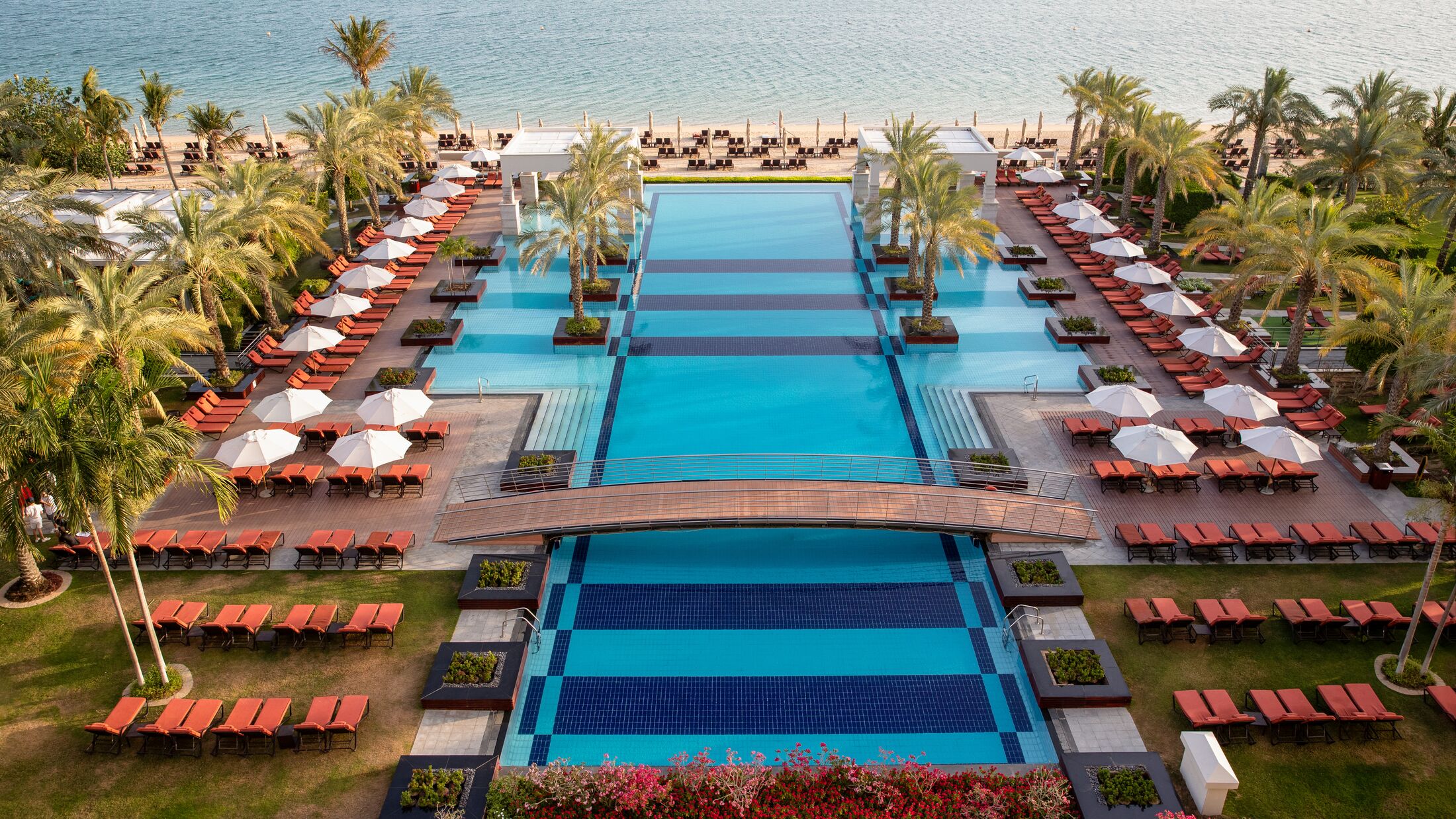 Jumeirah-Zabeel-Saray-2024-Swimming-Pool-004-118945-Hybris